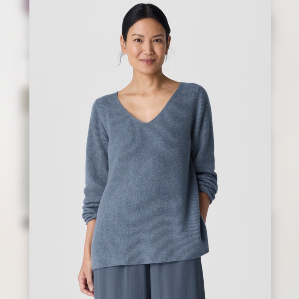 NWOT! Eileen Fisher Italian Cashmere V-Neck Sweater in “eclipse”